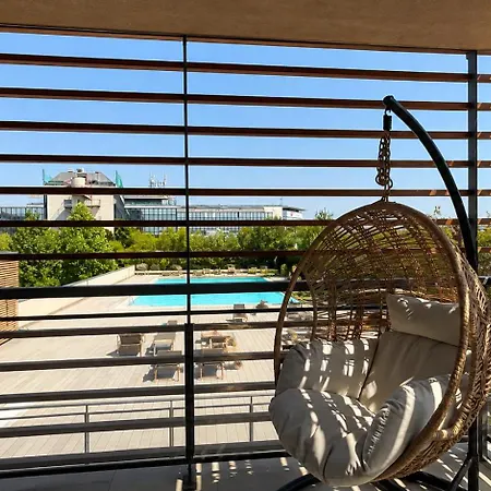 Apartmán Giaxtower Gym & Pool Romantic Pool View