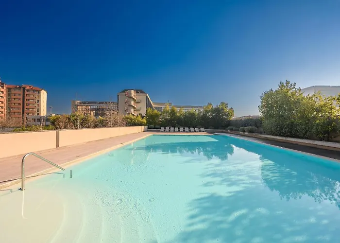Giaxtower Gym & Pool Romantic Pool View